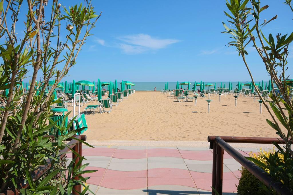 Hotel Janeiro Frontemare Lido di Jesolo Eksteriør bilde