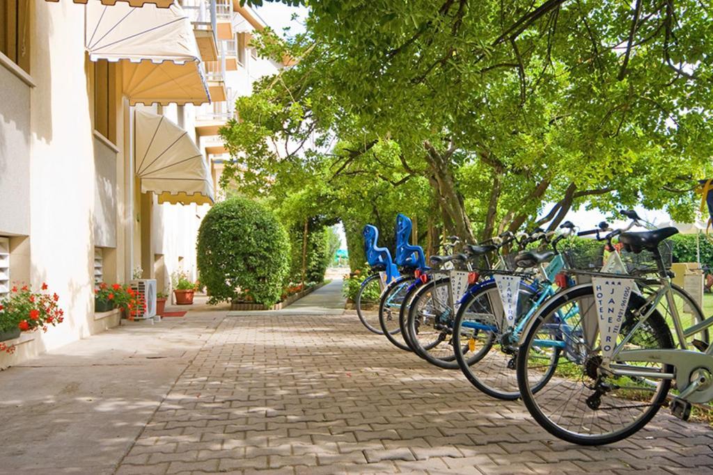 Hotel Janeiro Frontemare Lido di Jesolo Eksteriør bilde